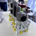 Piezas ultraprecisas personalizadas de acrílico PMMA con sistema hidráulico - DP02